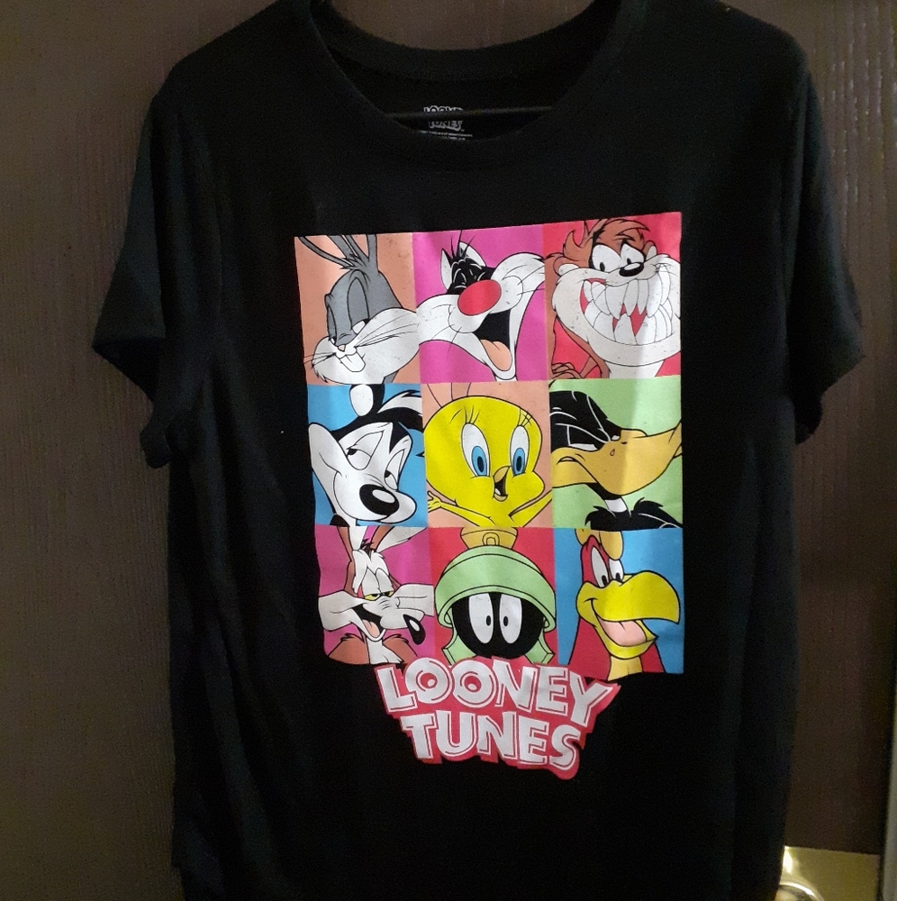 New looney tunes shirt